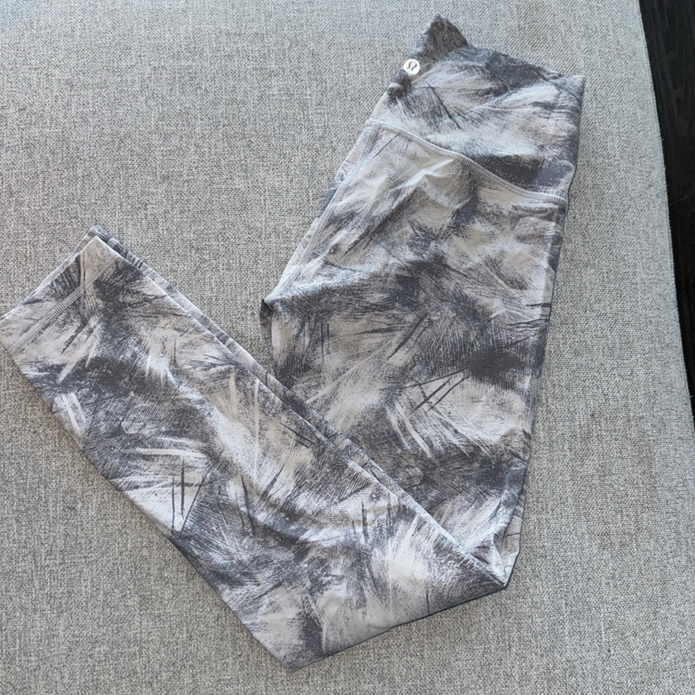 Lululemon legging tights size 6